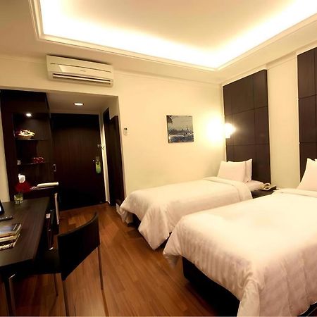 Bentani Hotel & Residence Cirebon Kültér fotó