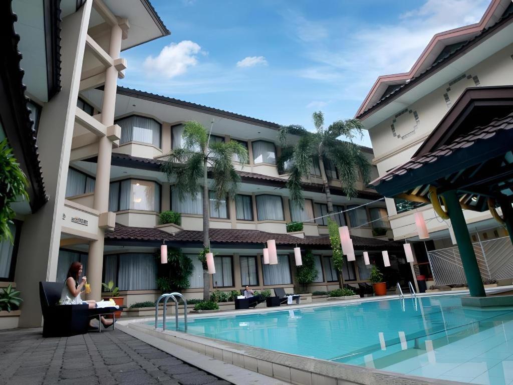 Bentani Hotel & Residence Cirebon Kültér fotó