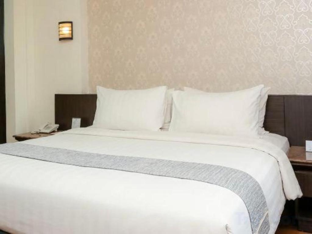 Bentani Hotel & Residence Cirebon Kültér fotó
