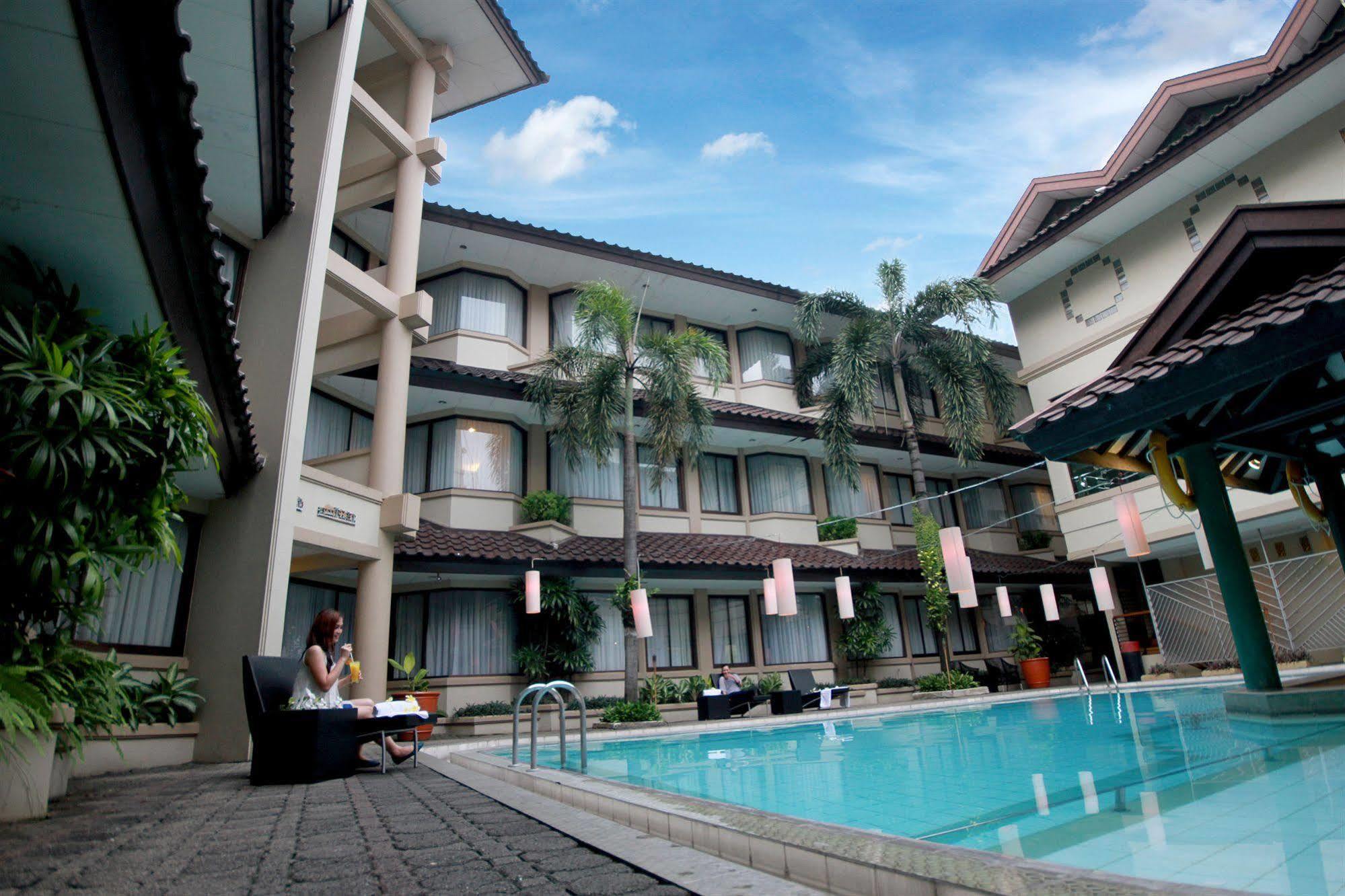 Bentani Hotel & Residence Cirebon Kültér fotó